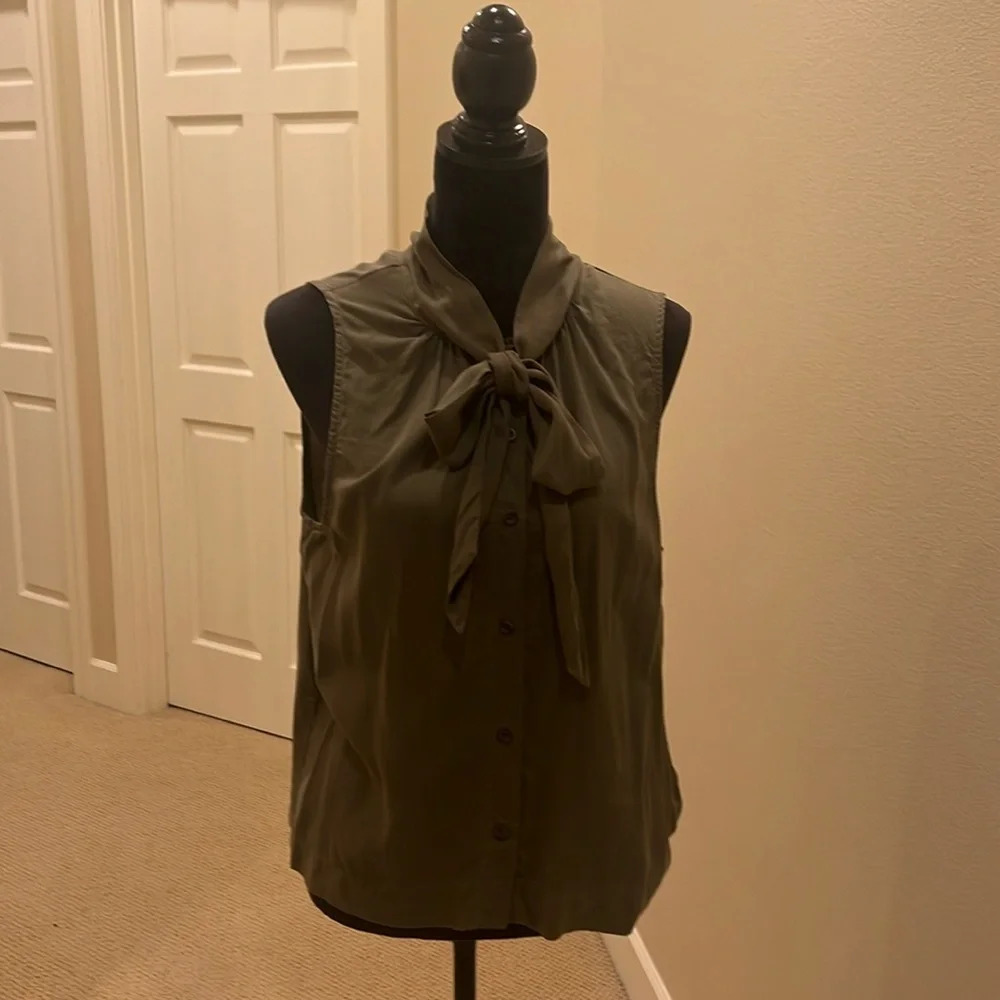 Bella Dahl Sleeveless Necktie Blouse Size M